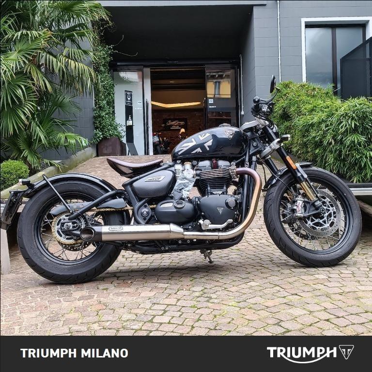 Classic triumph bobber hotsell