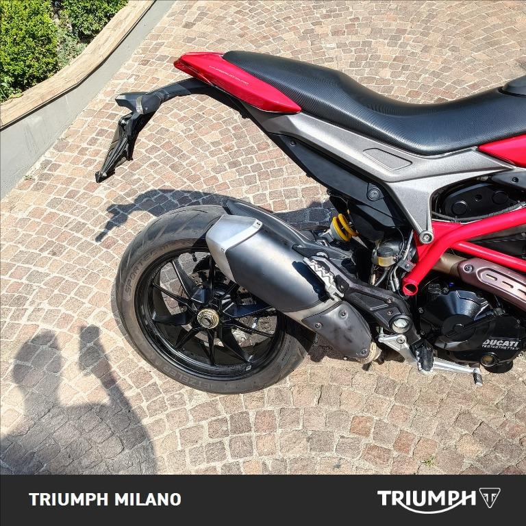 DUCATI Hypermotard 821 Red