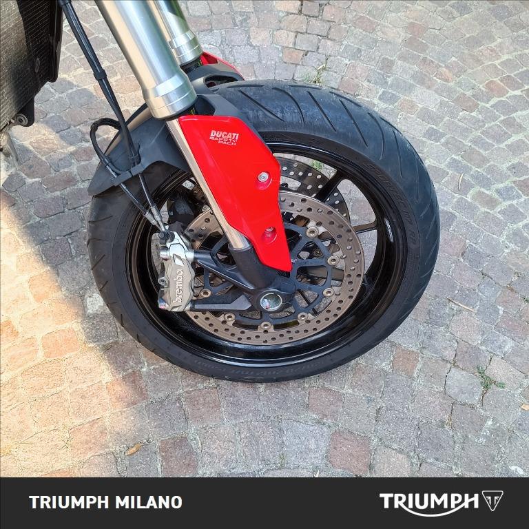 DUCATI Hypermotard 821 Red