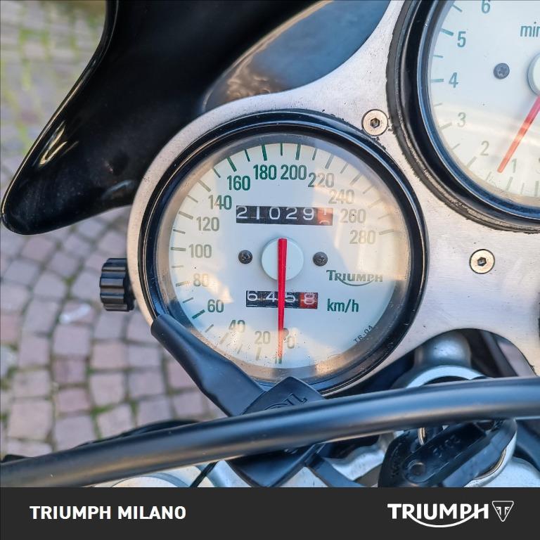 TRIUMPH Speed Triple 955 