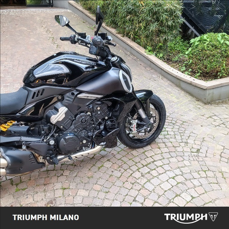 DUCATI Diavel V4 1158 Thrilling Black