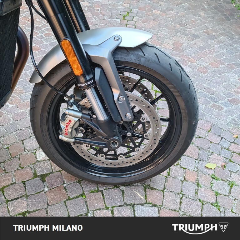 TRIUMPH Speed Twin 1200 Stealth Edition Abs